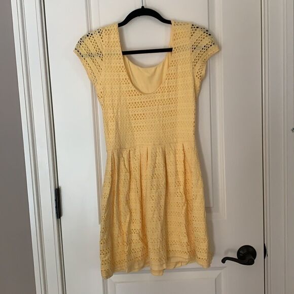 Eight Sixty dress  - Picture 3 of 5